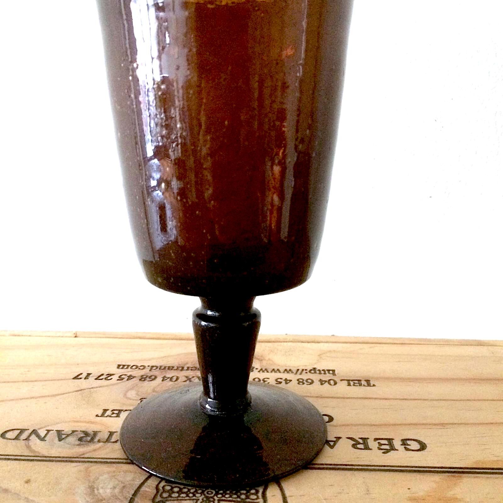 Large walking glass Biot in bubbled glass