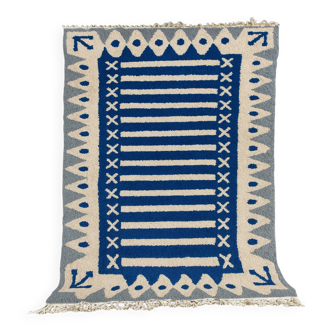 Handmade traditional carpet 250cm x 150cm Moroccan