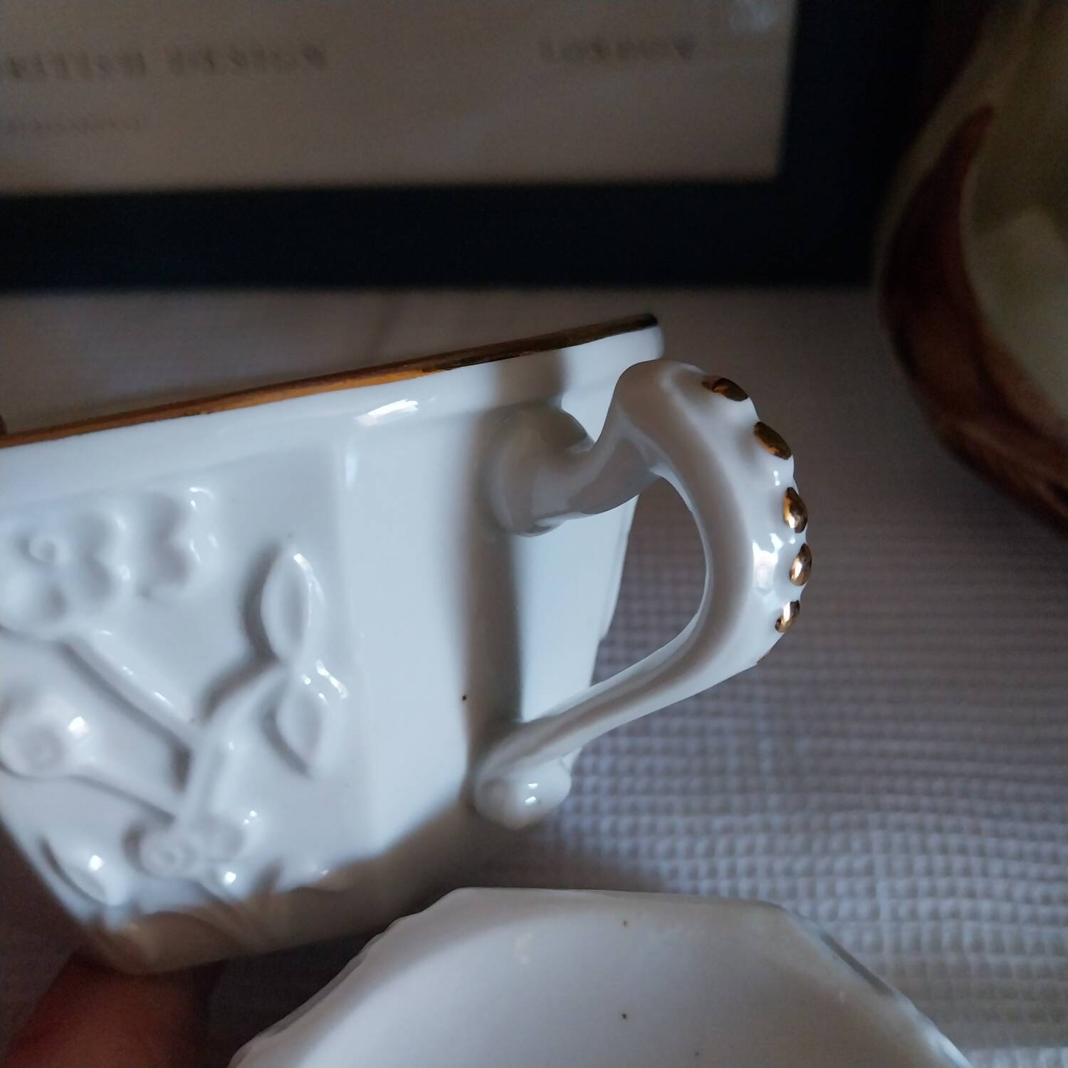 Old porcelain cups from Couleuvre