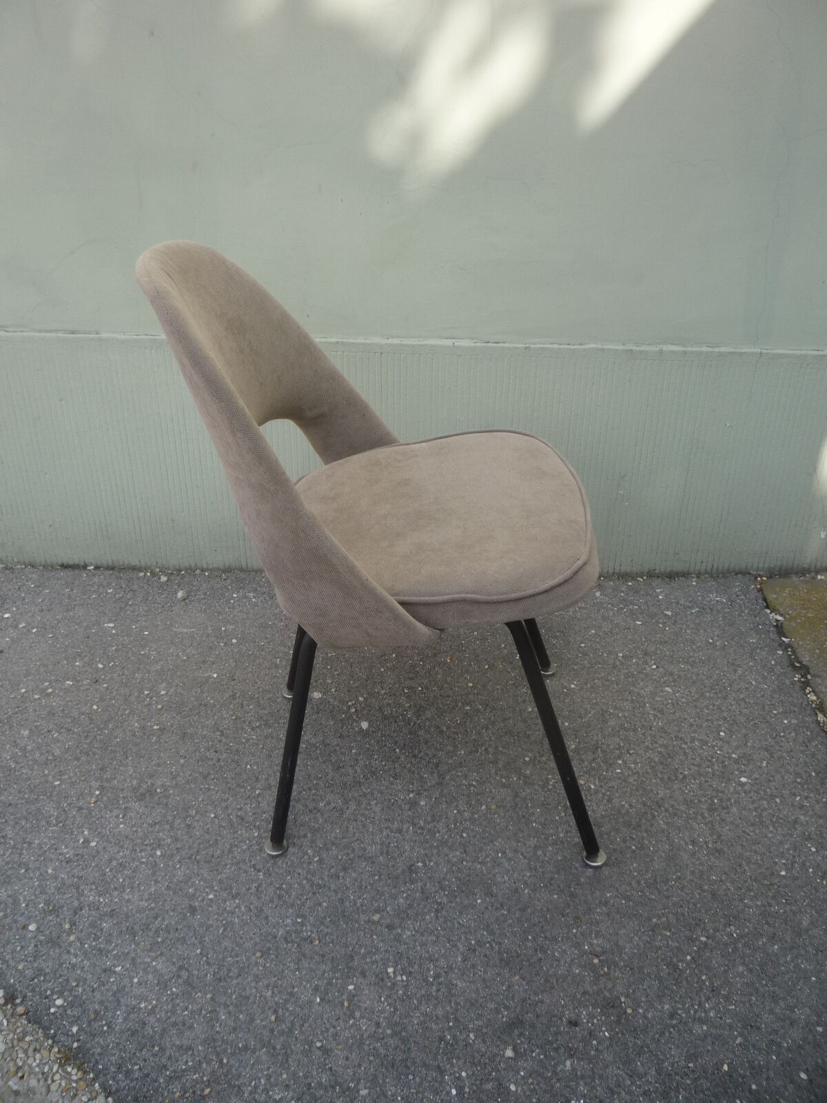 Chaise conference by Eero Saarinen
