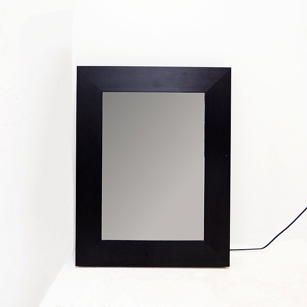 Infinite mirror with black metal frame - Italy