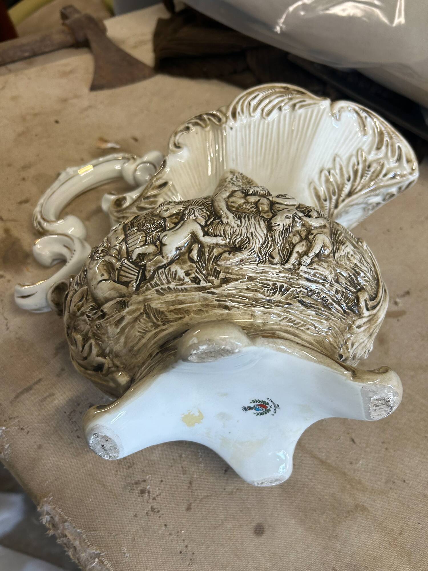 Aiguière en porcelaine R. Capodimonte néo-Rococo