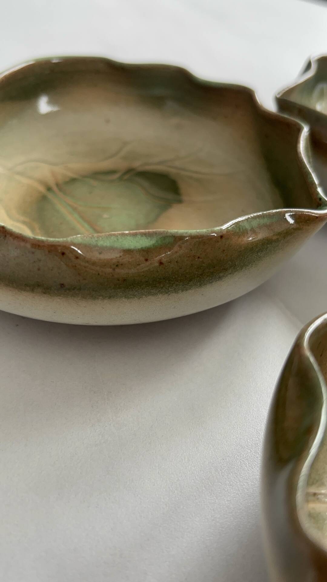 Set of 3 vintage ceramic leaf-shaped dishes, catchalls.