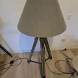 Lamp with adjustable base