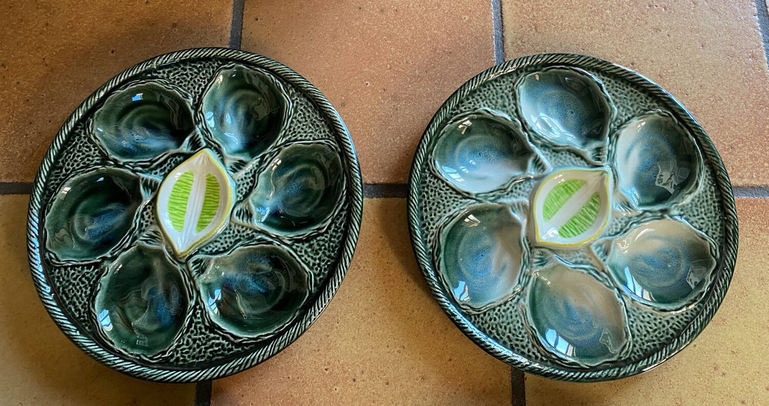 Set of 2 Saint Clément oyster plates in slip