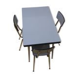 Table en formica bleu et ses 3 chaises