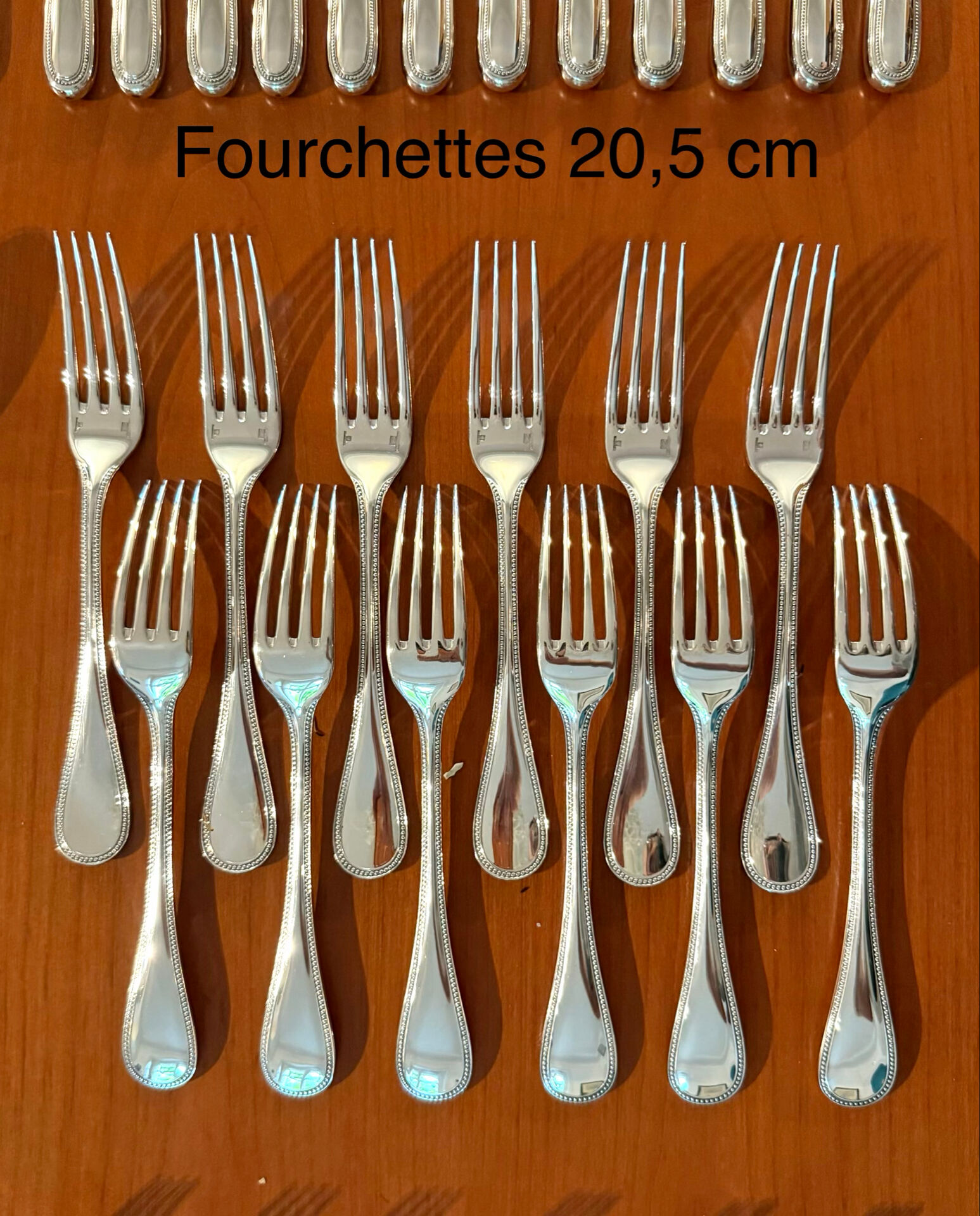 Christofle Perles, 72-piece cutlery set in silver-plated metal, excellent condition.