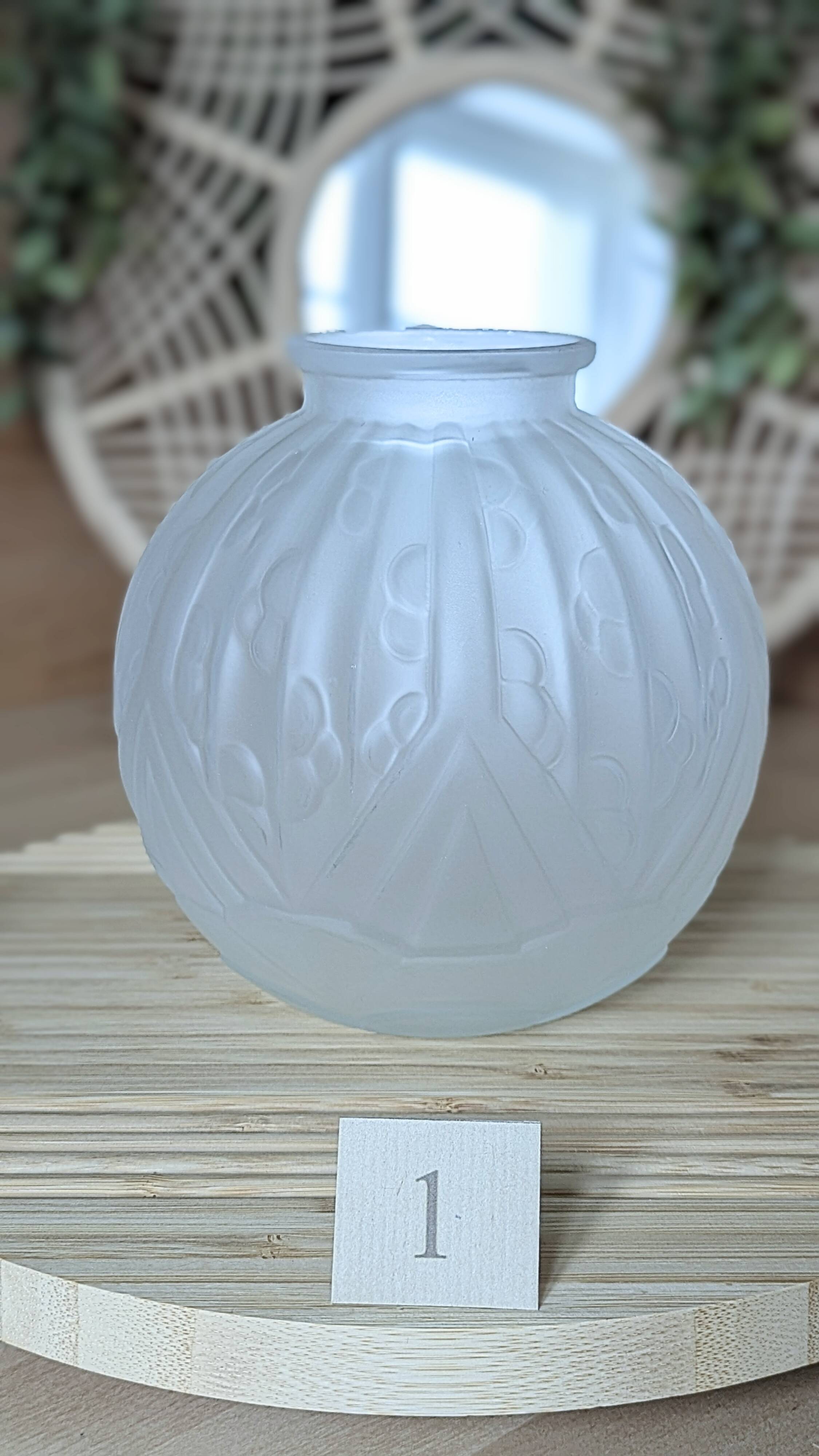 Art Nouveau round vase (D-0046)