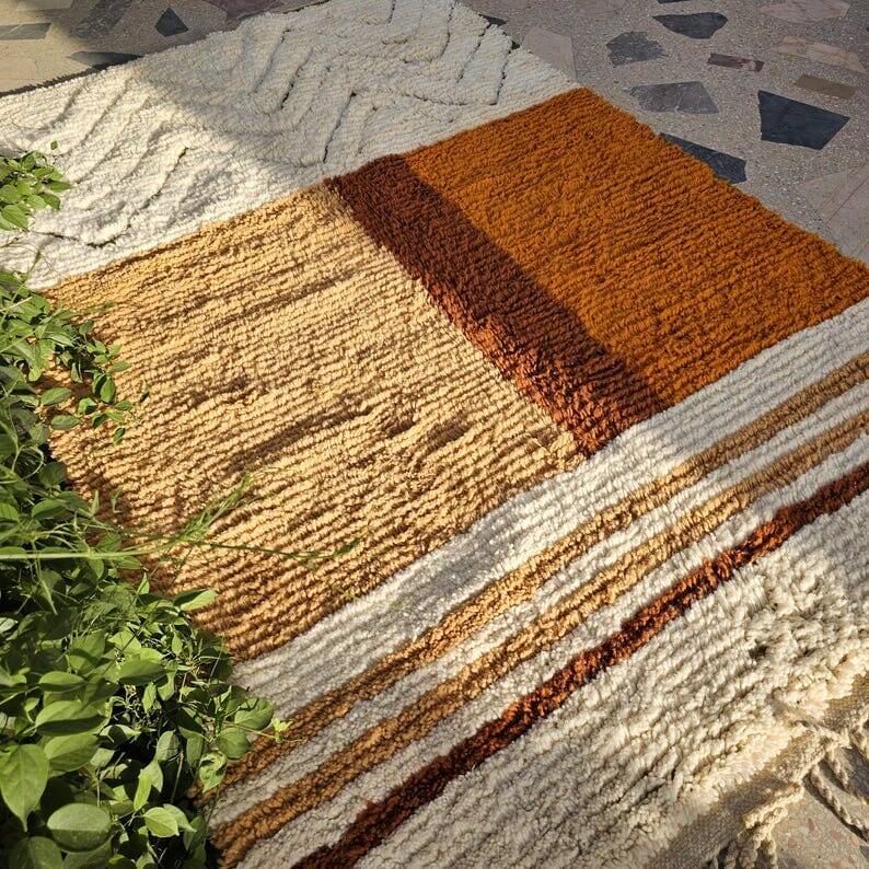 Handmade traditional beni ourain rug, size 2/3 m.