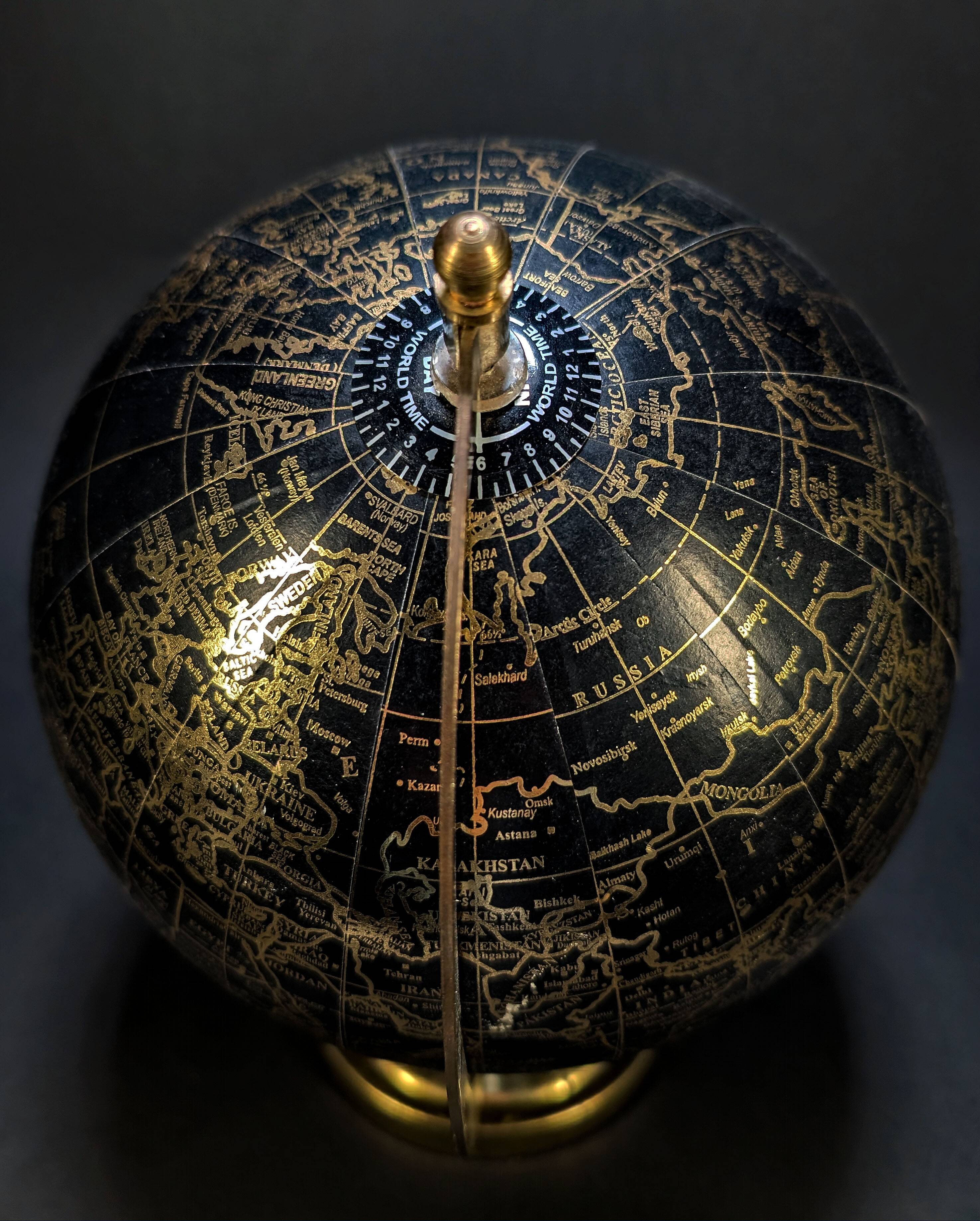 Globe terrestre vintage noir et or – Globe de bureau rotatif avec cadran de temps mondial
