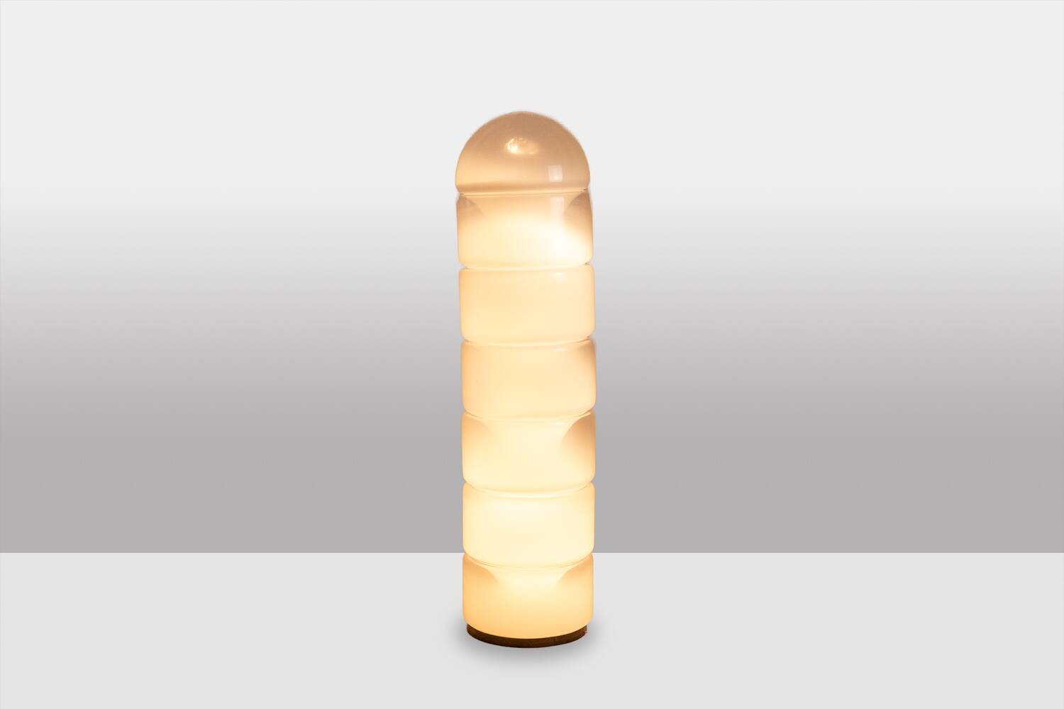 Carlo Nason.  Lampadaire LT316 en verre opalescent blanc de Murano