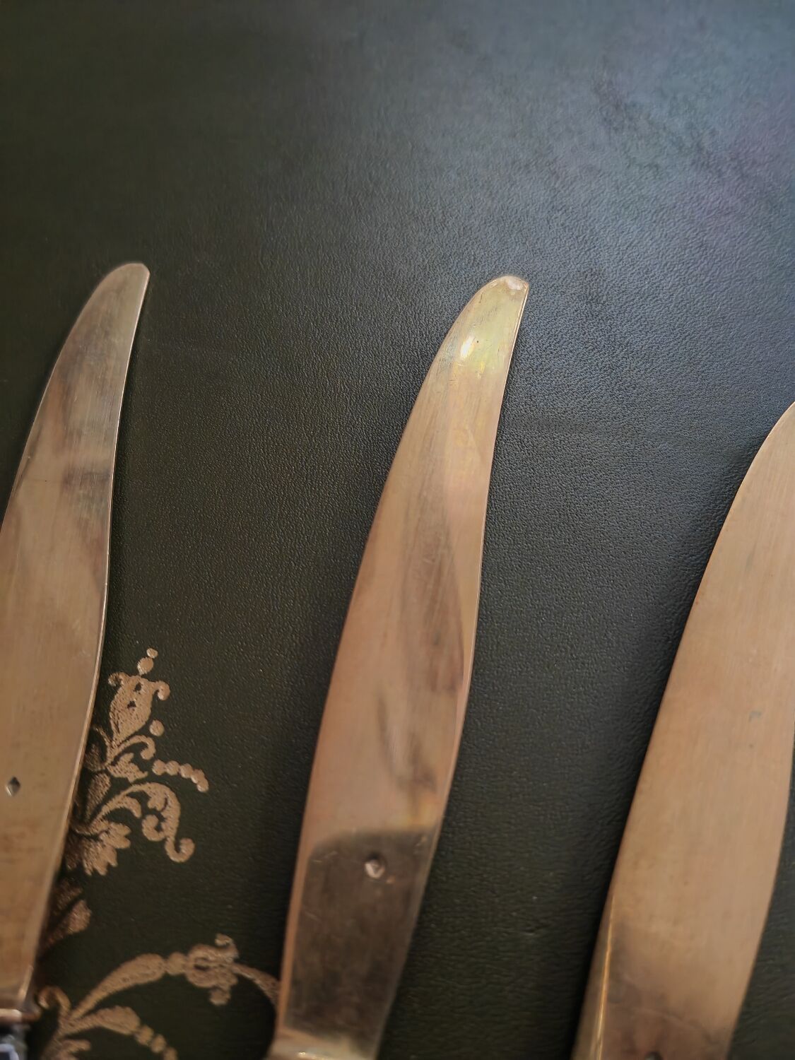 7 old mother-of-pearl knives
