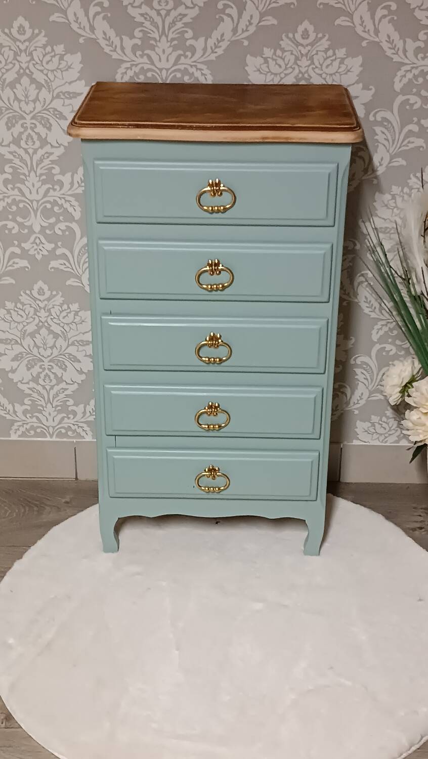 Louis XV style chest of drawers / commode