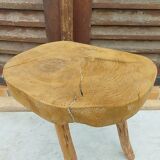 Tabouret de campagne en bois brut et piètement tripode