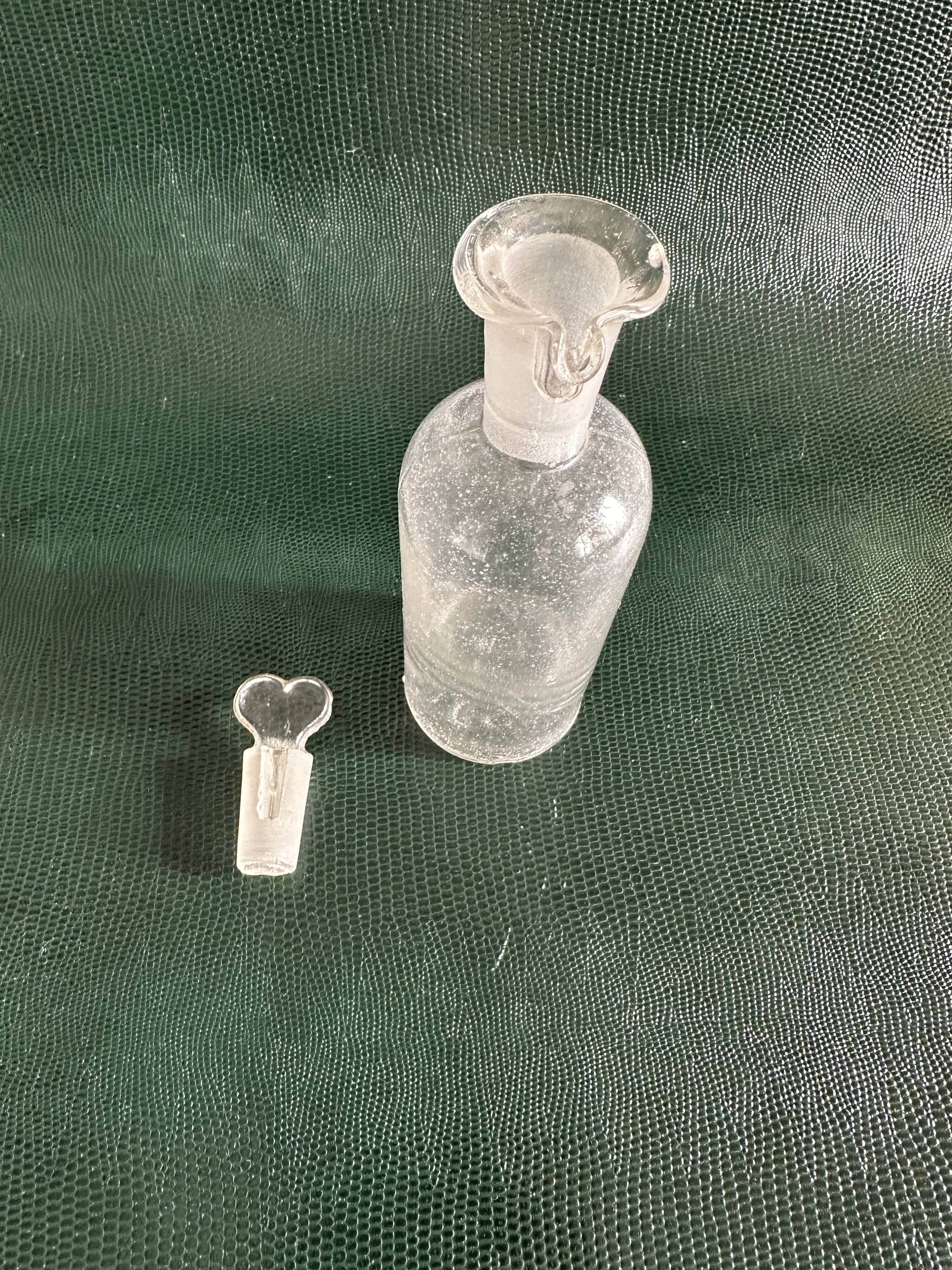 Flacon d’apothicaire ancien en verre, vers 1900