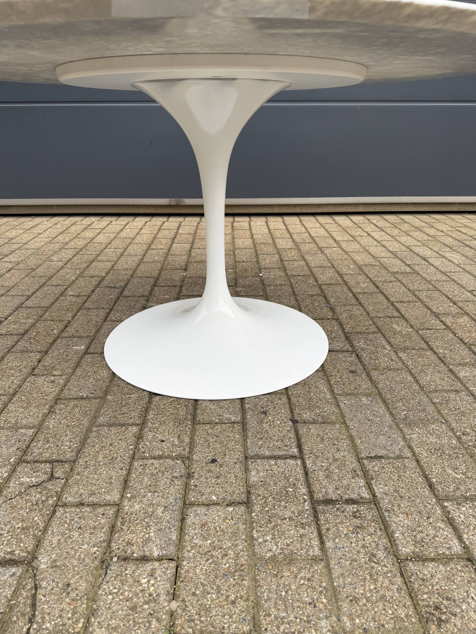 Original round dining table Knoll Tulip (137cm) Carrara