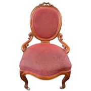Paire de fauteuils à dossier médaillon ovale de style Napoléon III