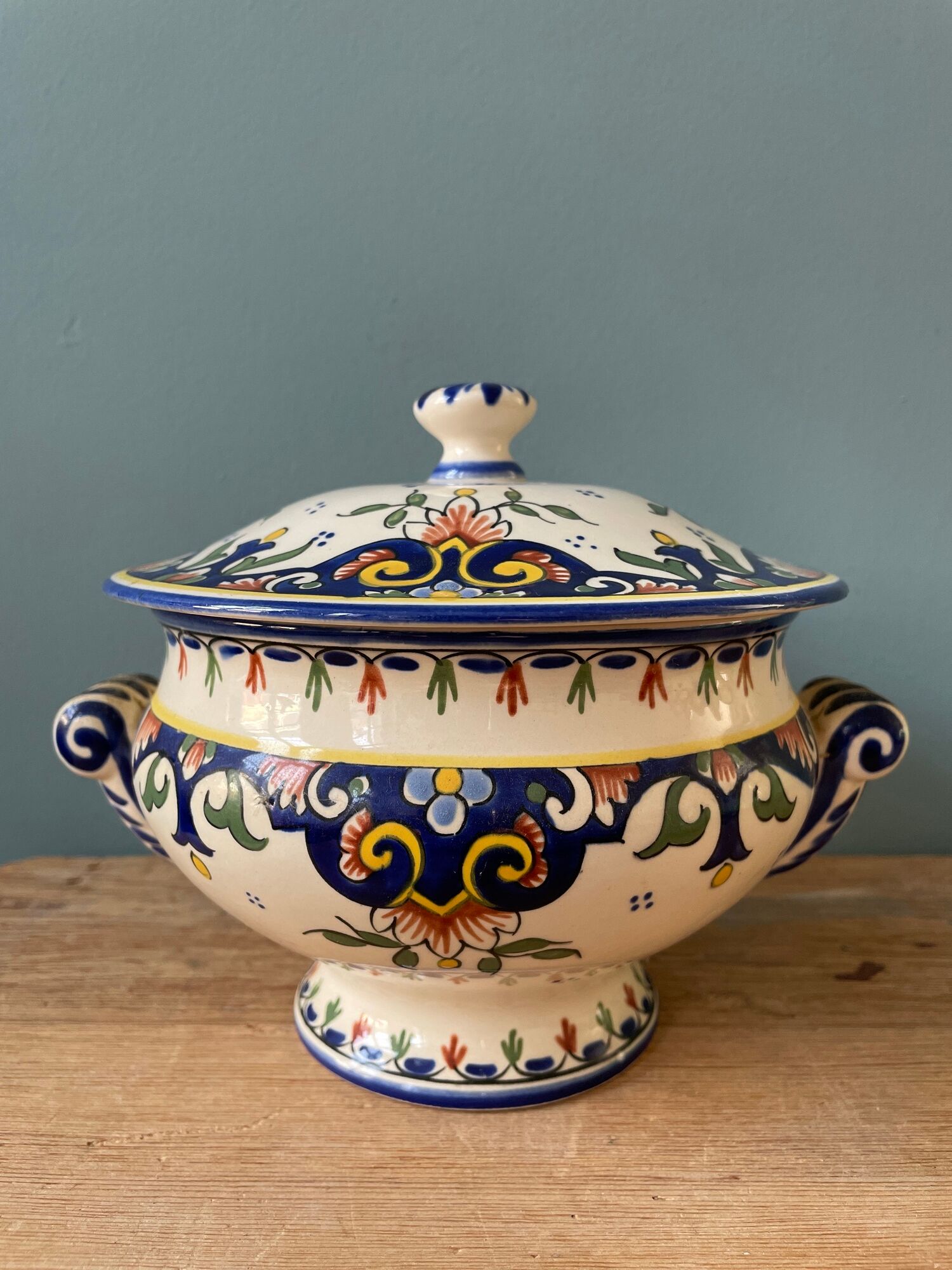 Soup pot in earthenware Vieux Rouen handmade