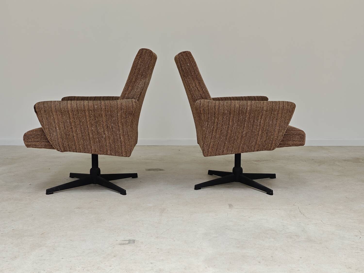 Paire de fauteuils pivotant Tchécoslovaquie 1960