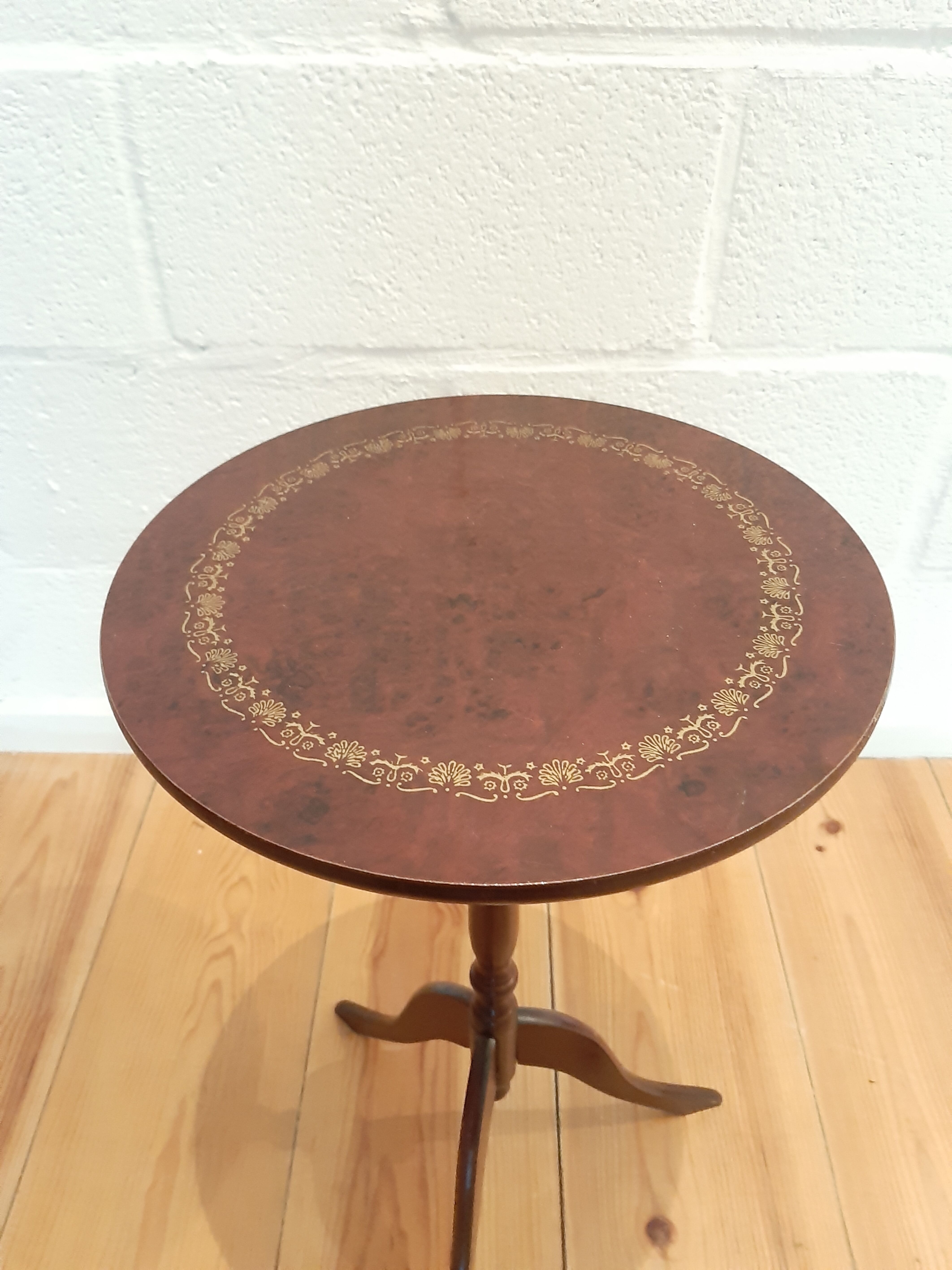 Wooden tripod healing