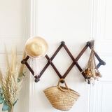 Extendable coat rack