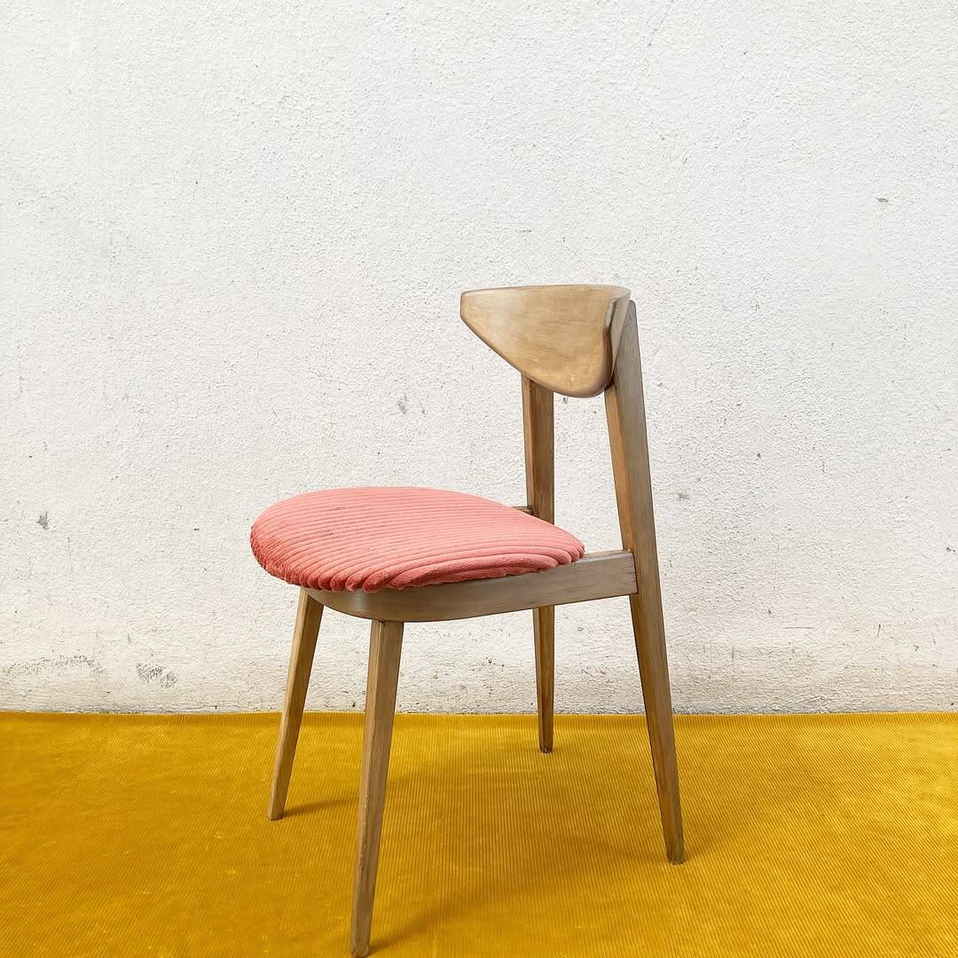 Fontania chair by Baumann – coral corduroy & bent beech