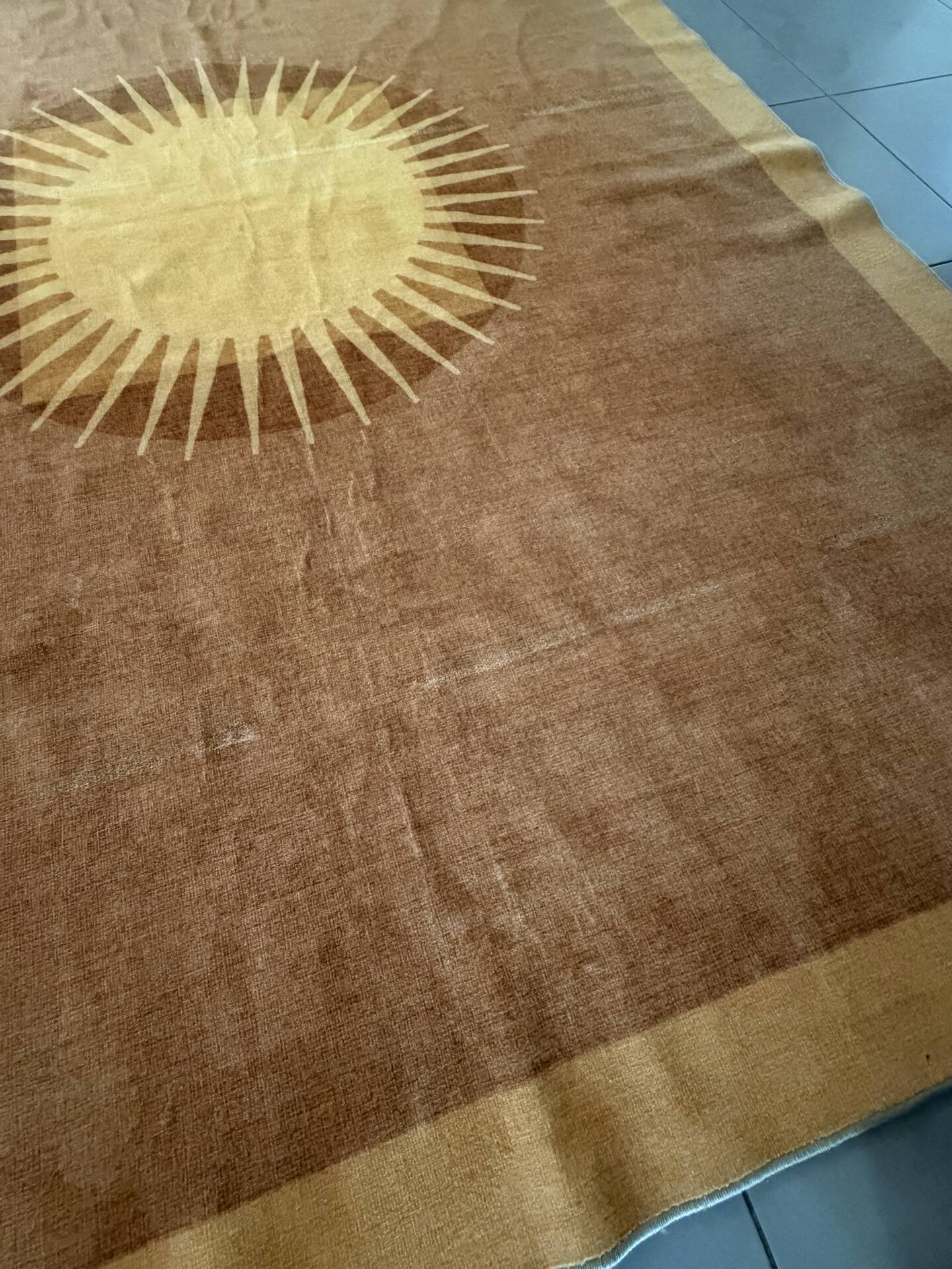 Helios gold carpet