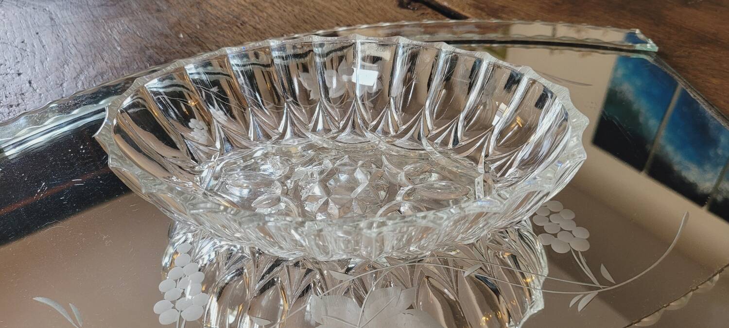 Chiseled glass pocket emptier