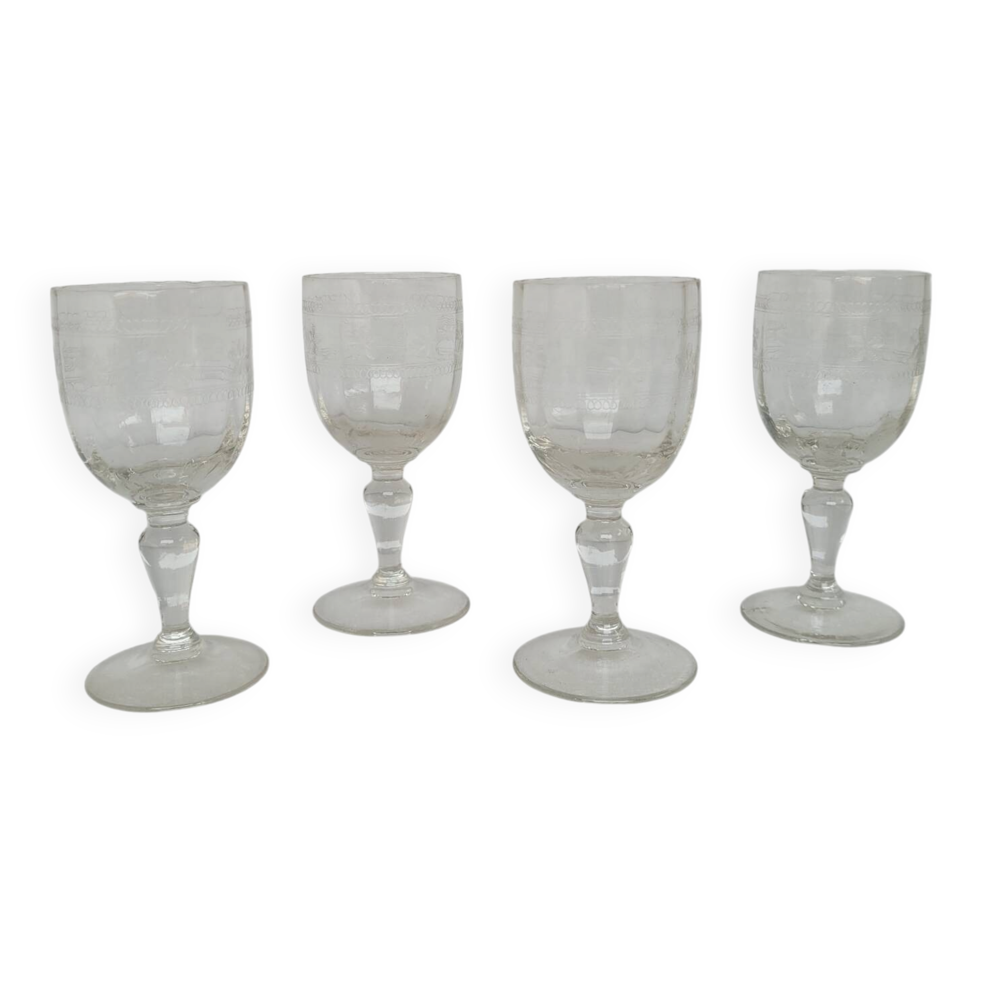Verres à apéritif gravés soufflés – fin XIXᵉ / début XXᵉ siècle