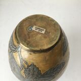Vase en laiton massif