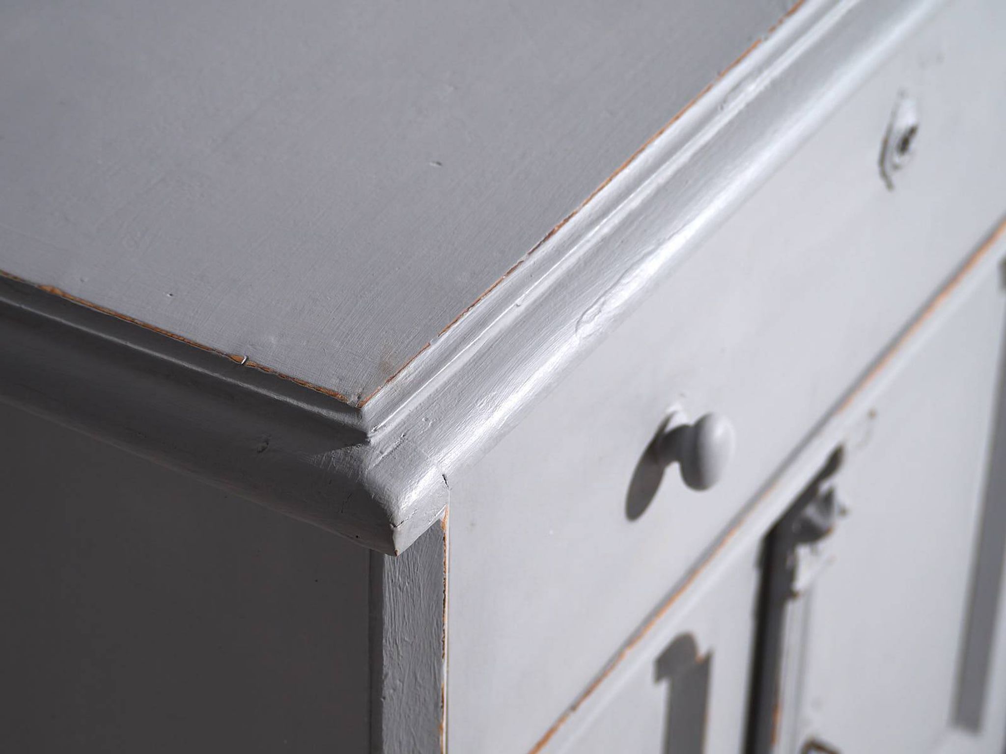 Old living room chest of drawers with two doors (circa 1920) #15