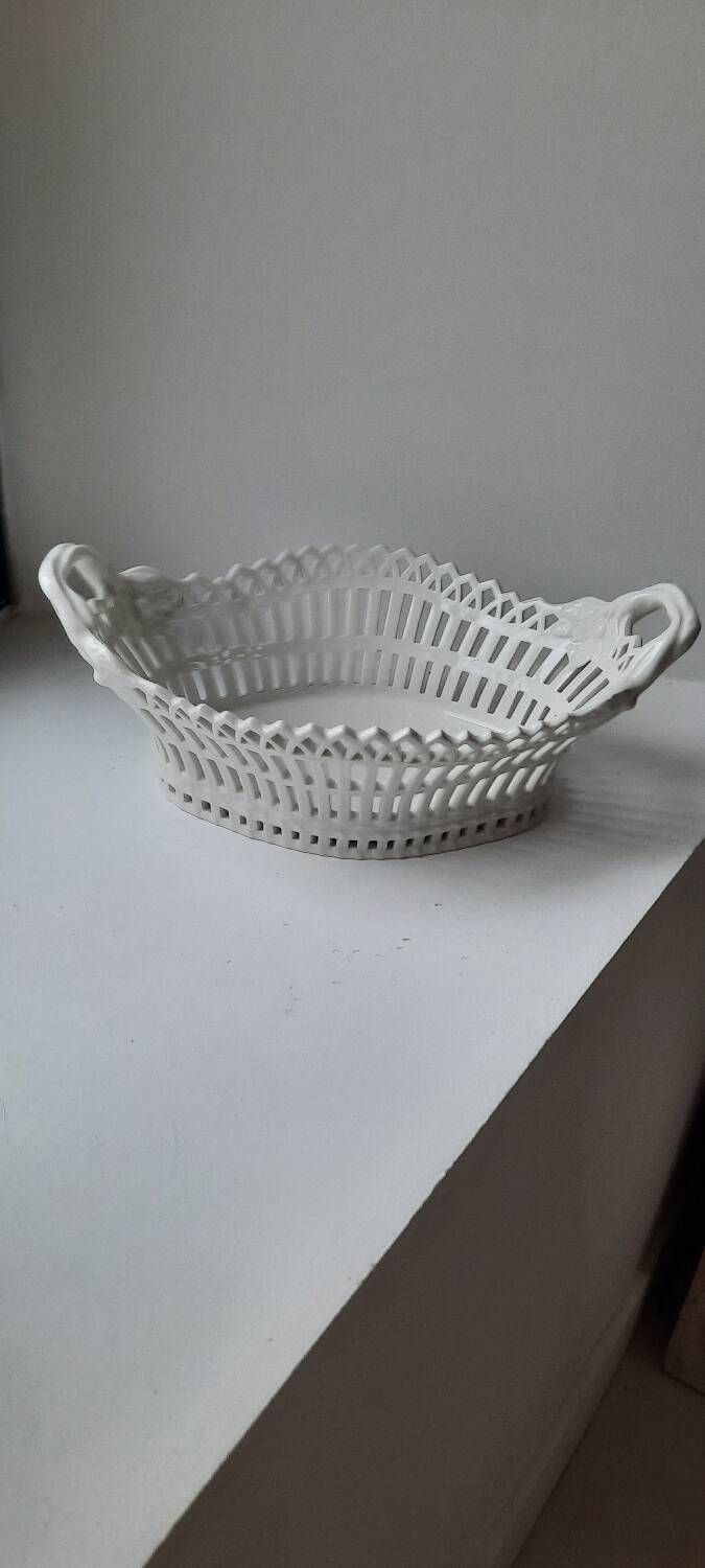 White porcelain basket