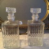 Paire de carafes en verre et cristal