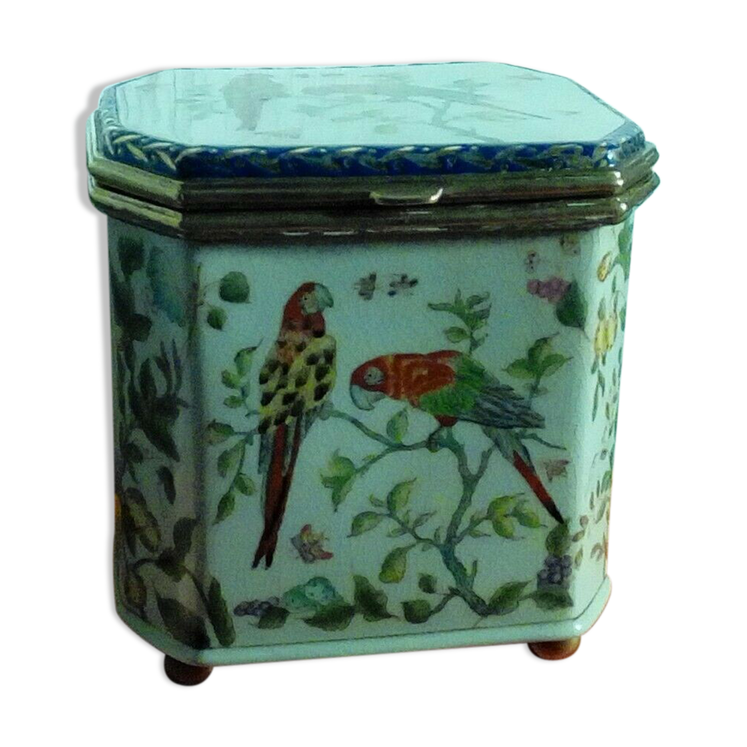 Porcelain and bronze box with parakeet decoration production Adele Carez