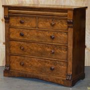 Commode en bois dur flammé victorien XIXe siècle avec tiroir caché