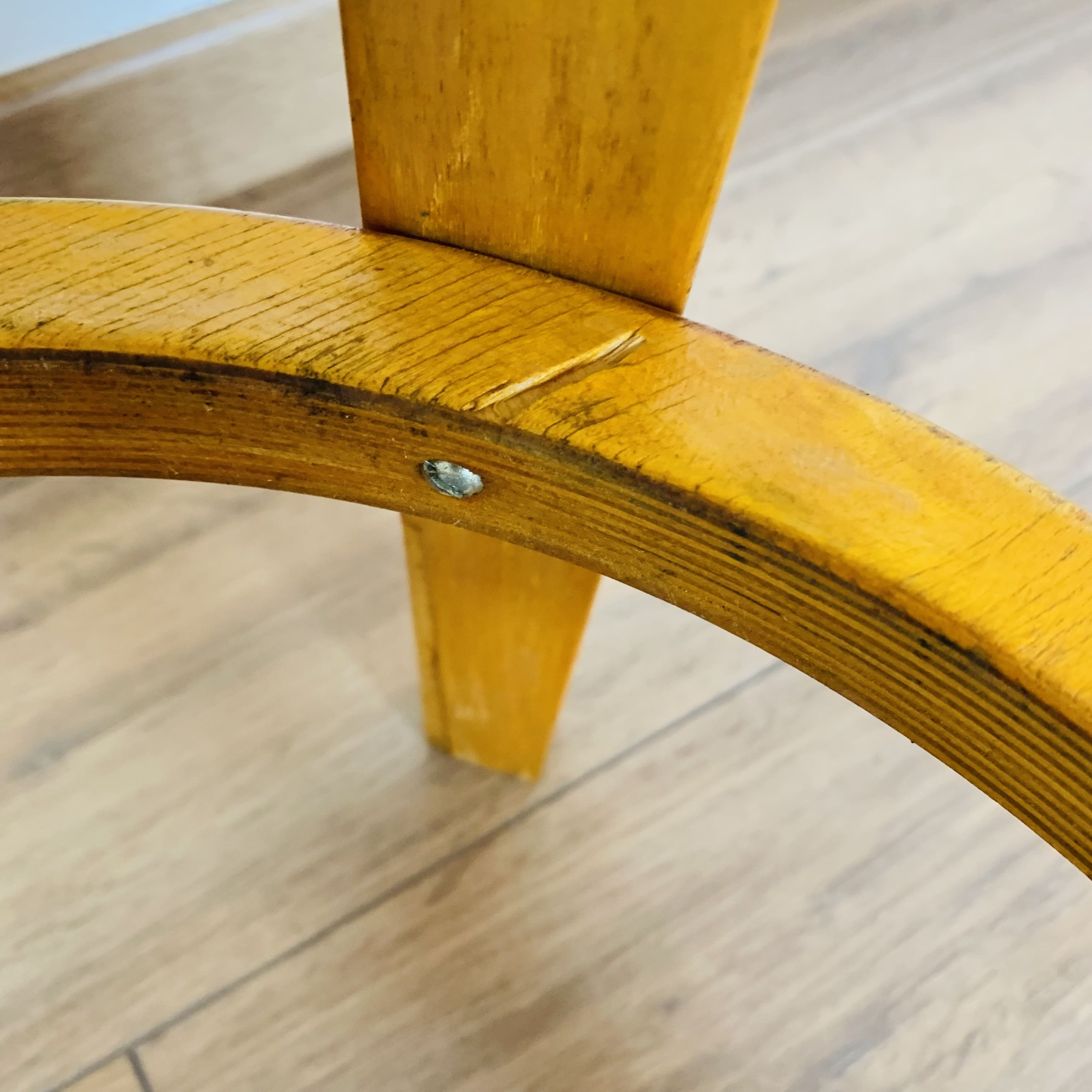 2 bar stools