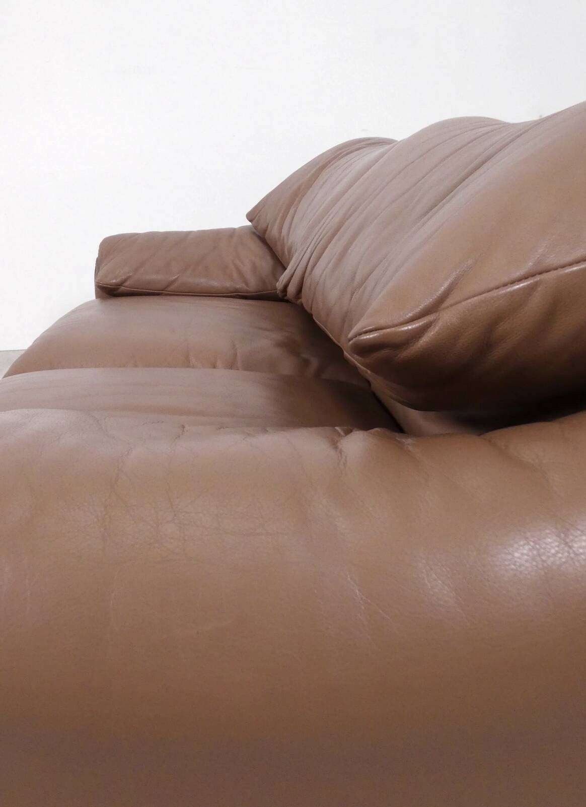 Cassina Maralunga 2 seater in mocca colored leather