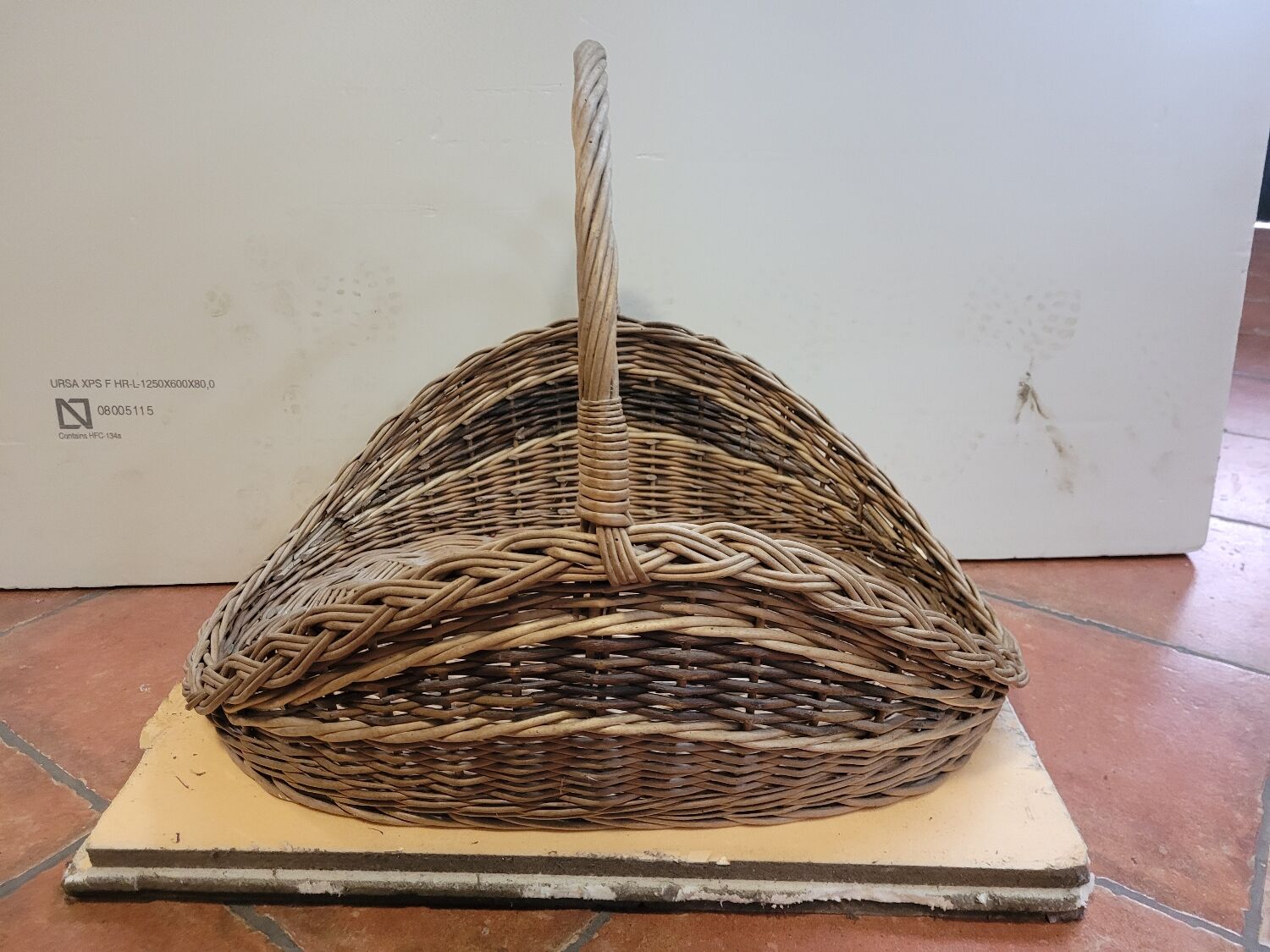 Wicker log basket