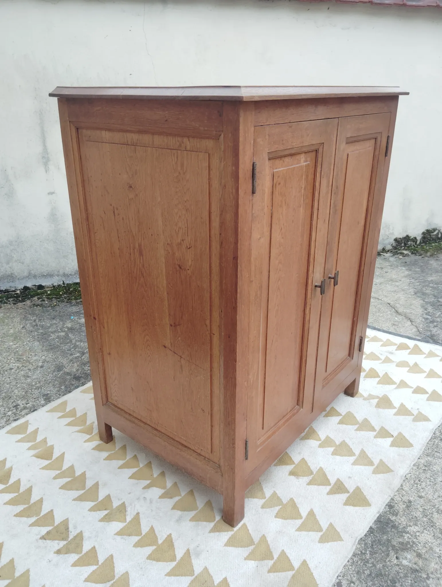 Small oak buffet Parisian style