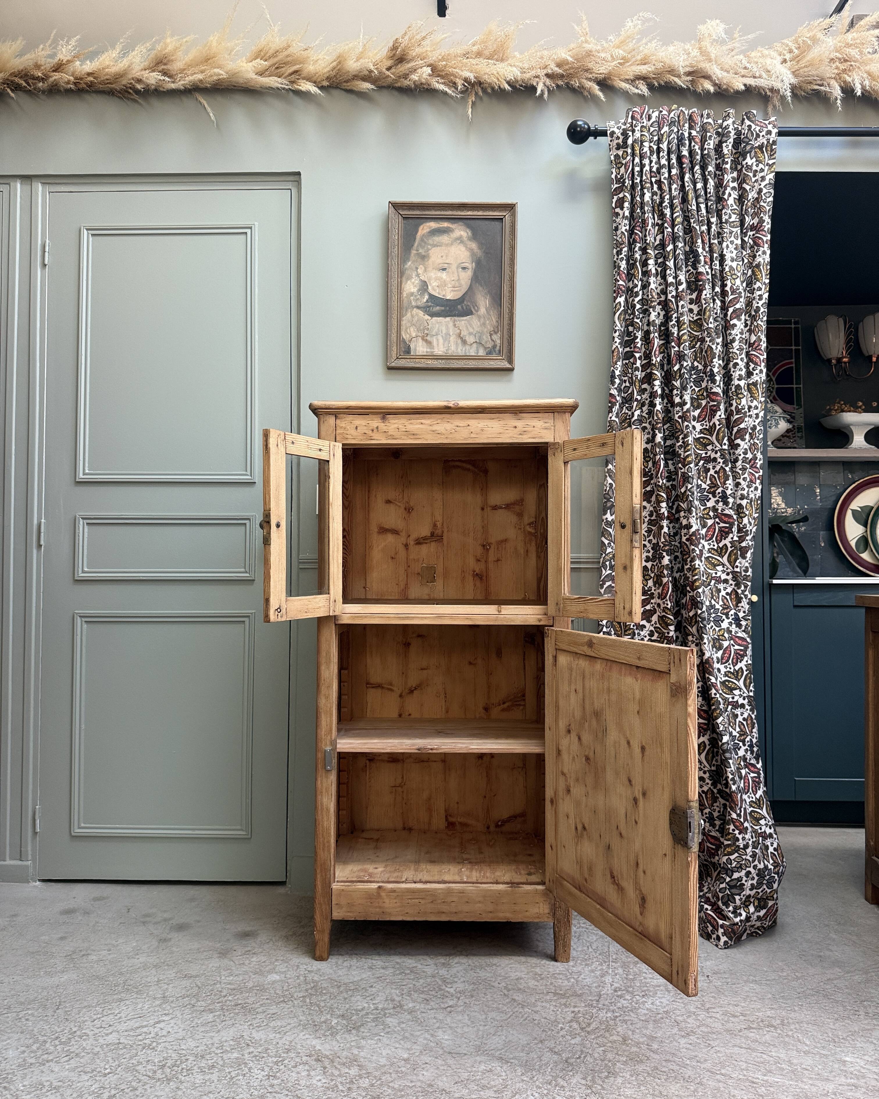 Small vintage dresser chic country (renovated)