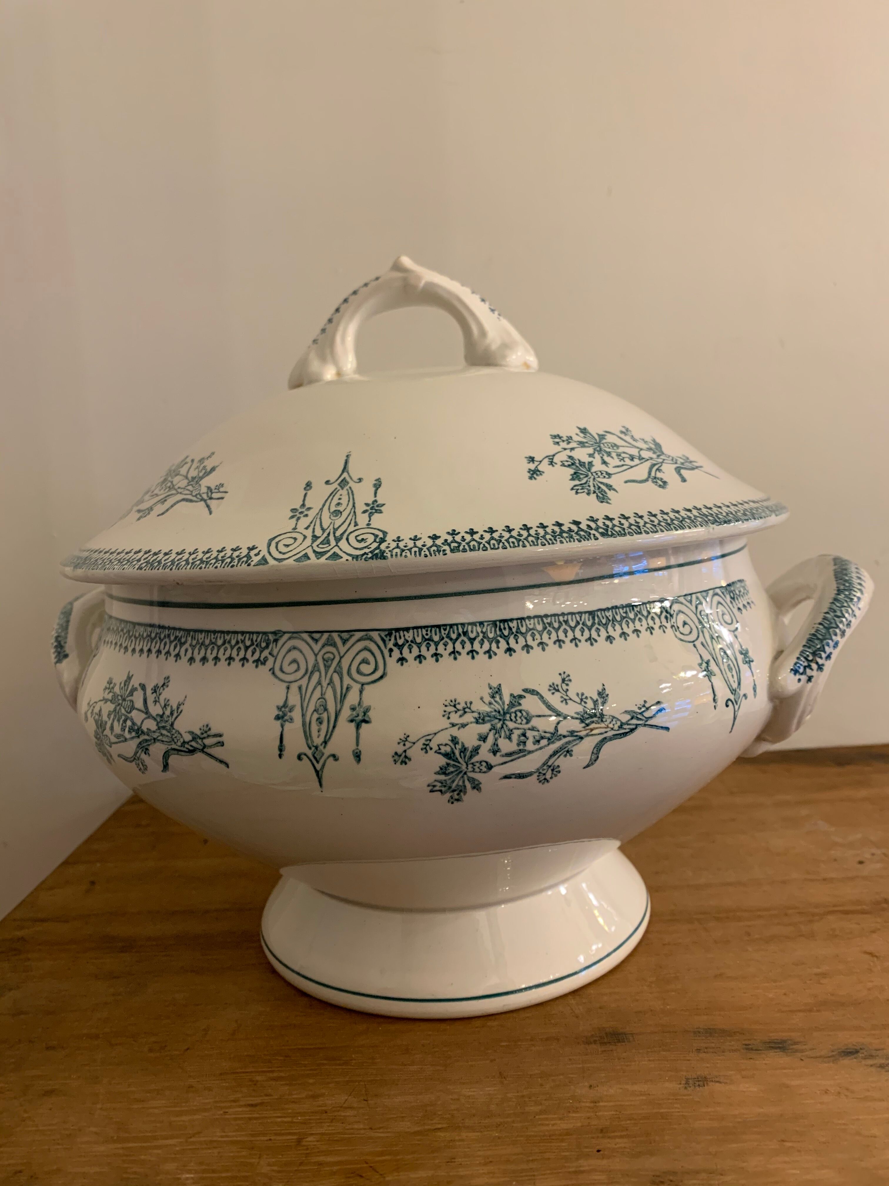 Soupière Saint Amand 1930s