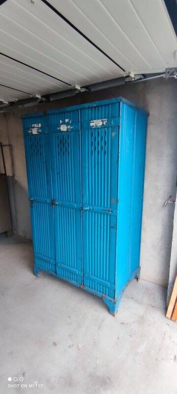 Six-door wardrobe