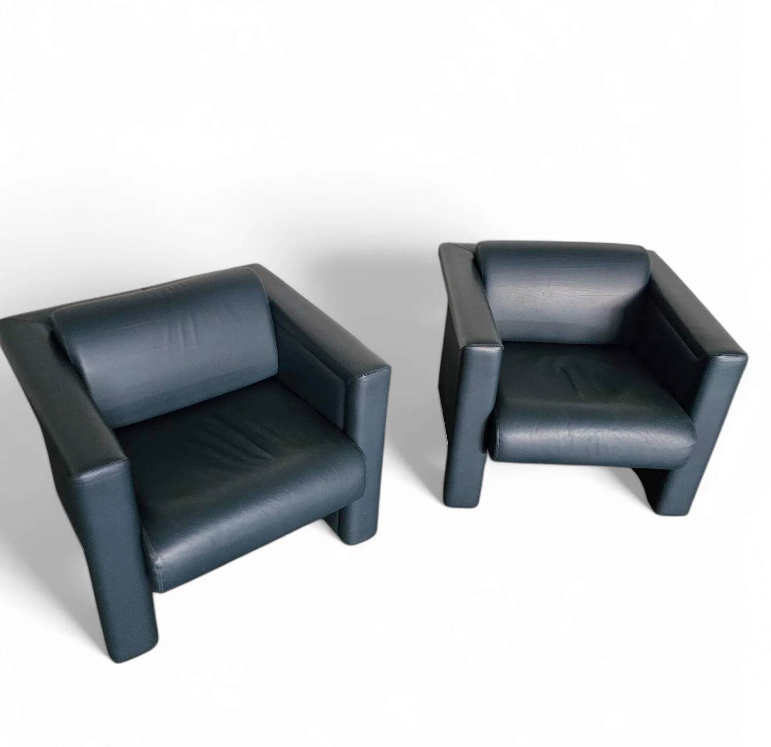 Pair / Trix and Robert Haussmann / Dark grey leather chairs by Knoll