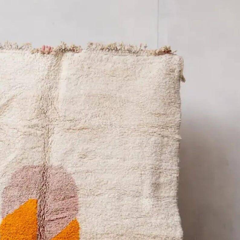 Traditional handwoven Berber rug, size 150 x 250 cm