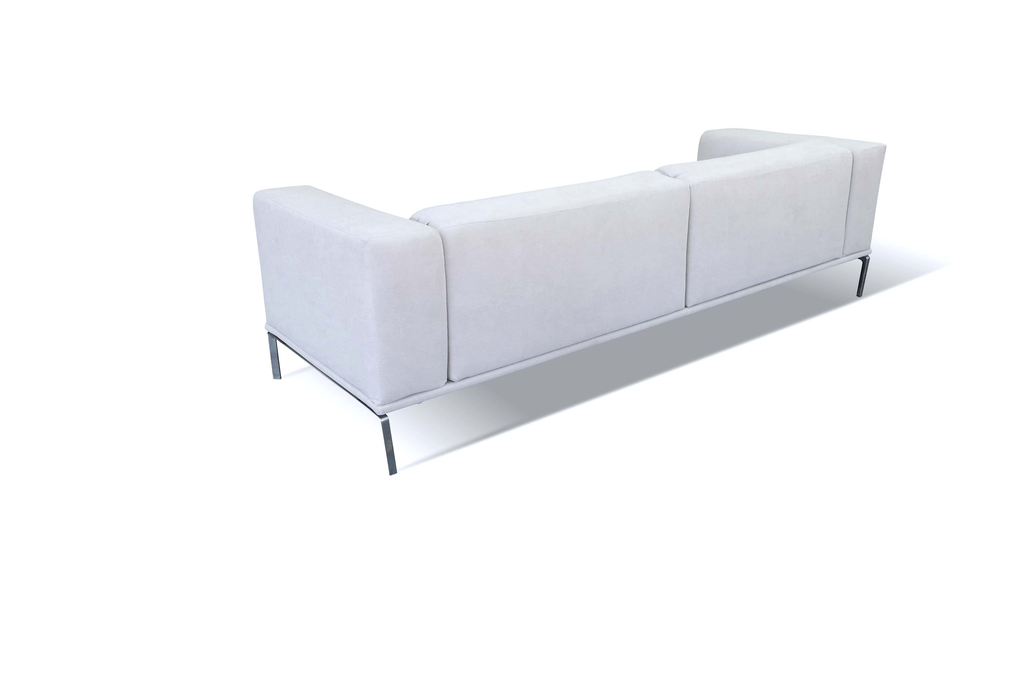 “Moov” sofa by Piero Lissoni for Cassina – contemporary design