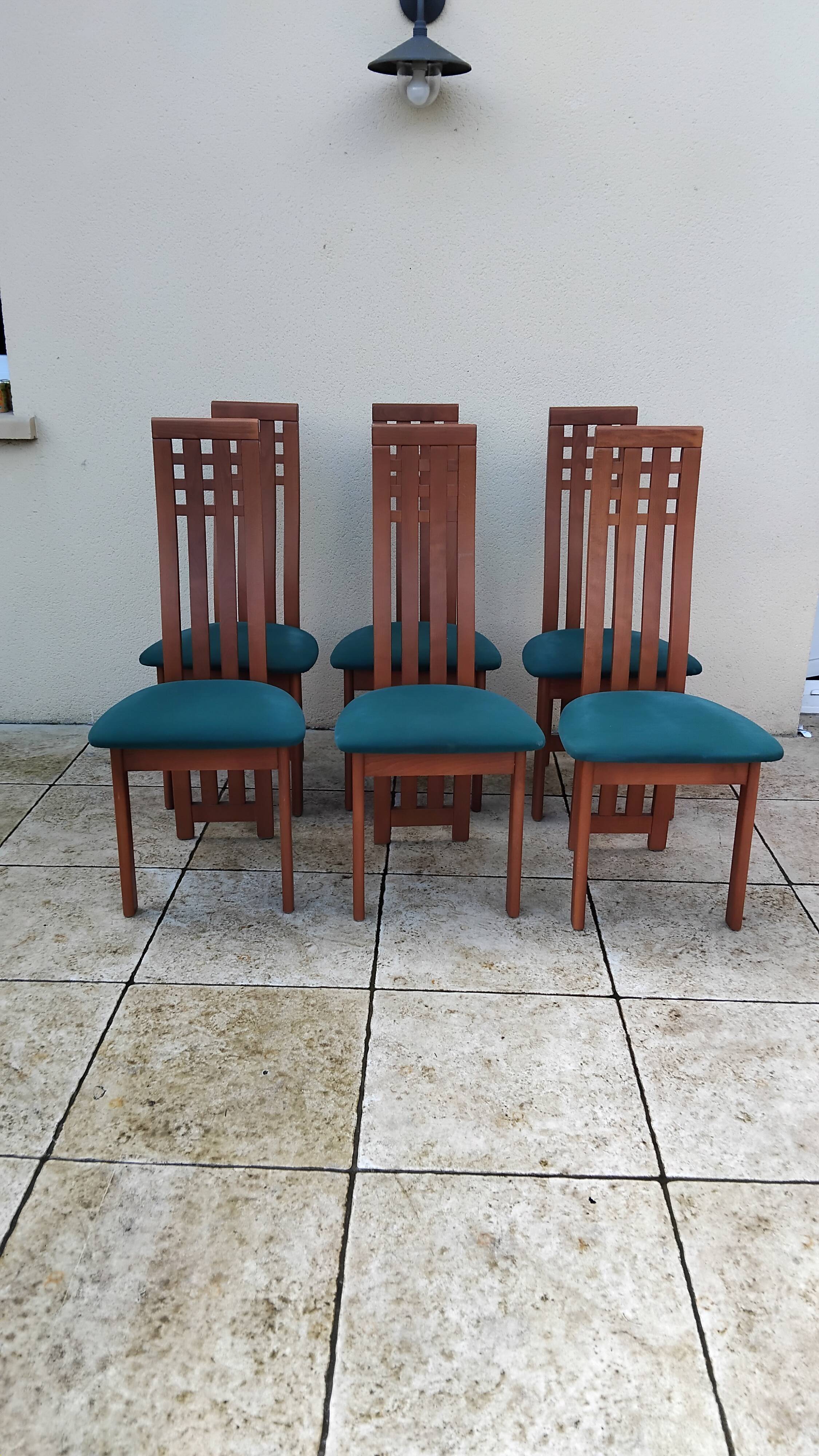 6 vintage designer chairs from the year 2000.