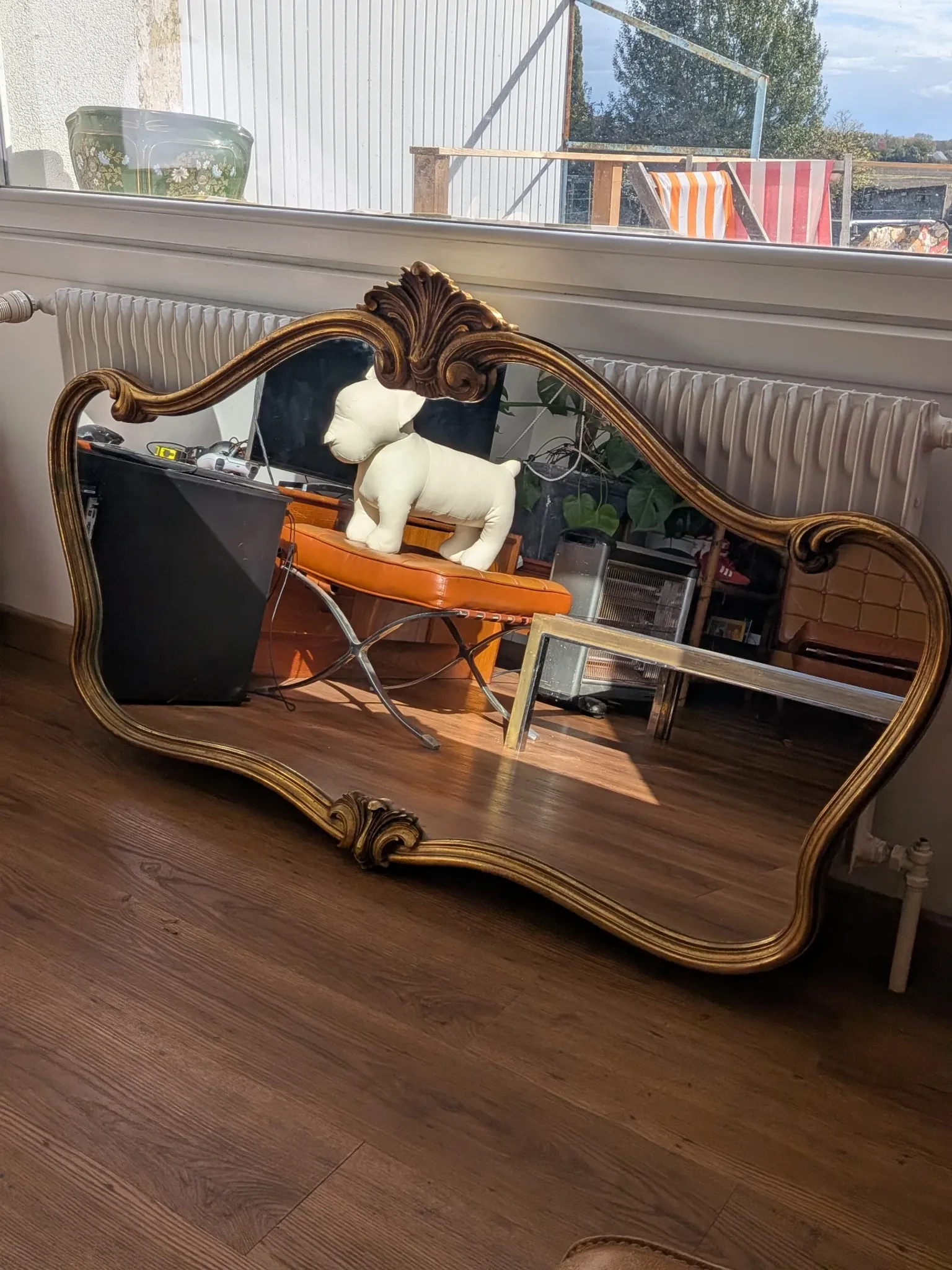 Large golden mirror in vintage Louis XV rocaille style, 144 cm