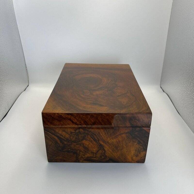Biedermeier Box in Walnut Veneer on Maple, Austria, 1840s