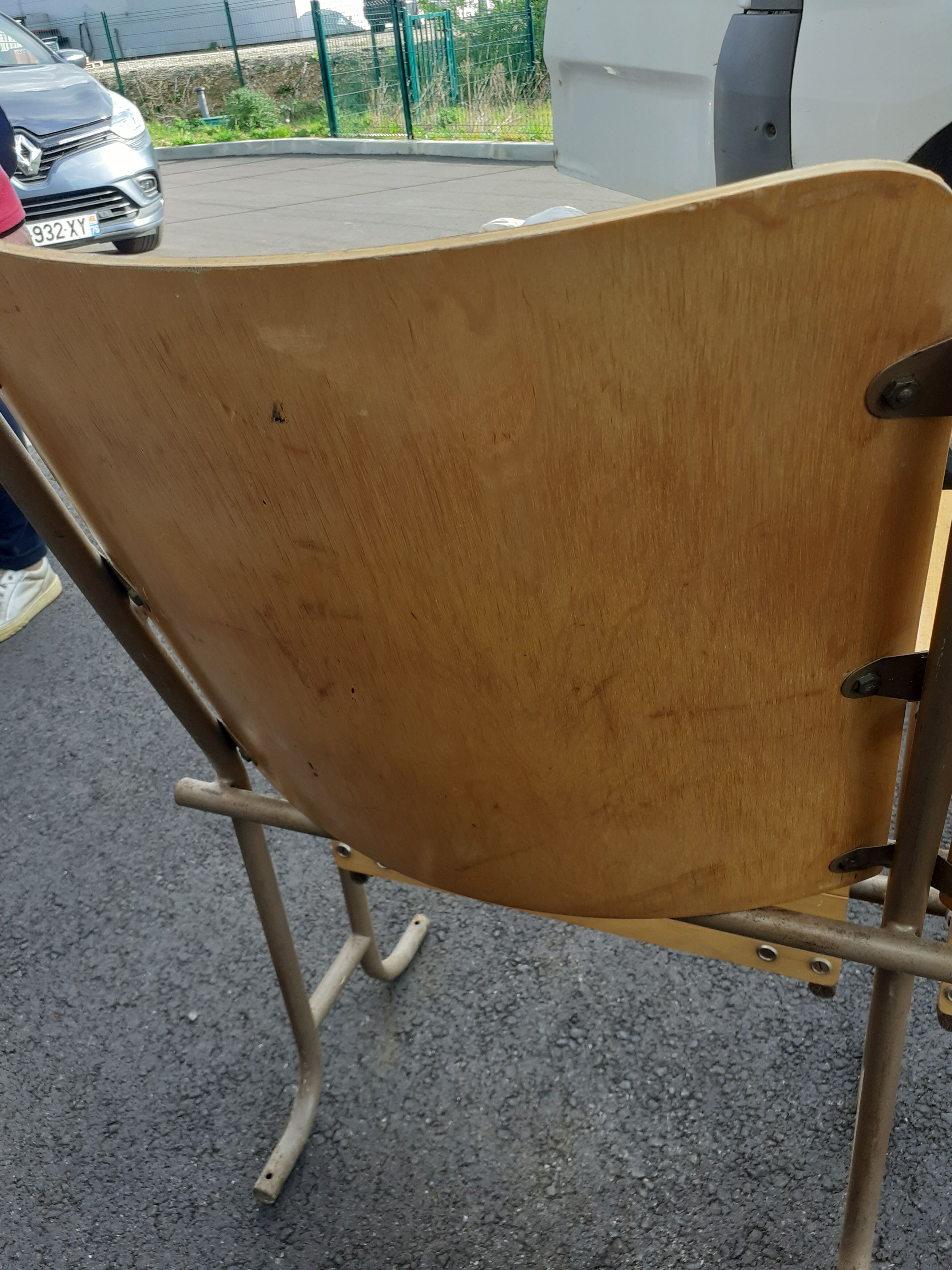 Wheelchair cinema theatre strapontin