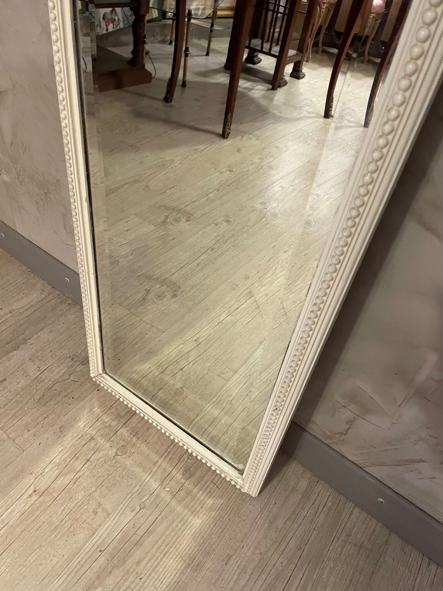 Beveled mirror